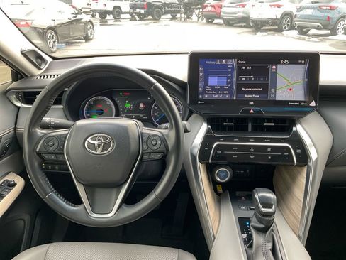 Used 2021 Toyota Venza Limited image 17