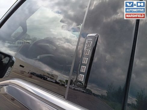 Used 2023 Ford F150 Lariat AWD/4WD image 12