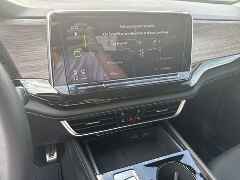 Used 2025 Volkswagen Atlas SEL Premium R-Line image 19