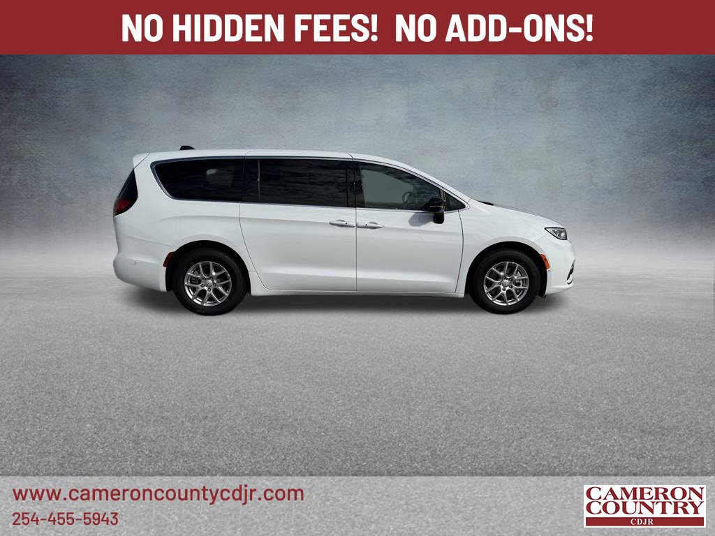 New 2025 Chrysler Pacifica Select FWD image 4