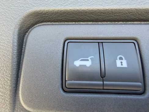 Used 2024 Nissan Rogue SV AWD/4WD image 10