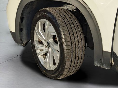 Certified 2022 Volkswagen Atlas SE image 32