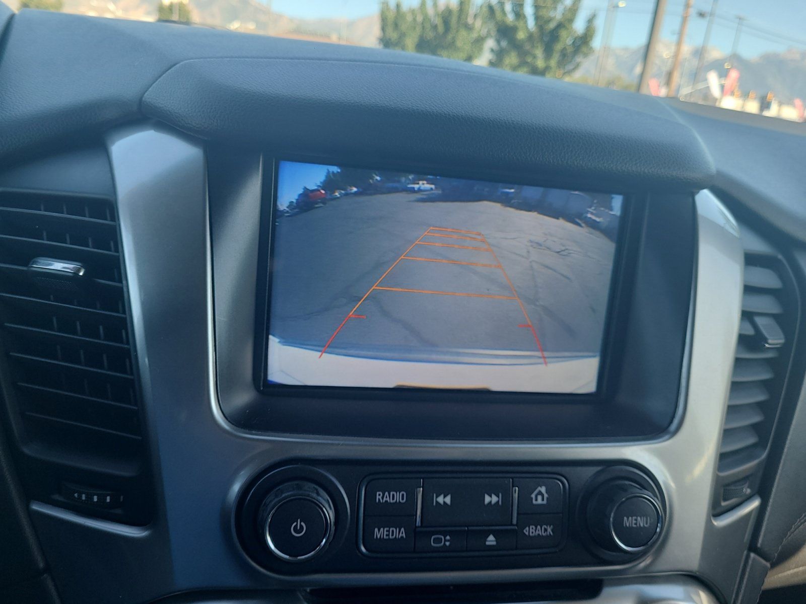 Used 2017 Chevrolet Suburban LT RWD image 29