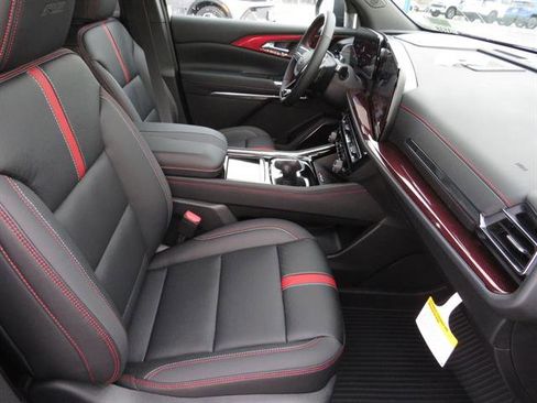 New 2026 Chevrolet Traverse RS w/ LPO, Floor Liner Package image 12