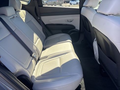 Used 2025 Hyundai Tucson Limited AWD/4WD image 17