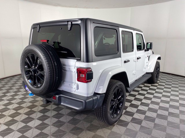 Used 2023 Jeep Wrangler Unlimited Sahara AWD/4WD image 6