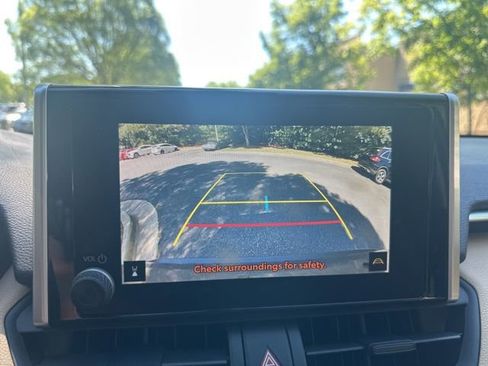 Used 2025 Toyota RAV4 LE AWD/4WD image 19