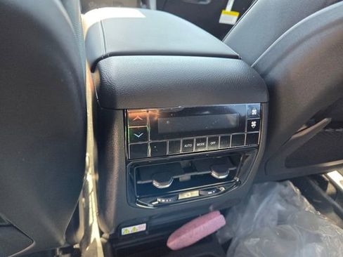 New 2026 Jeep Grand Cherokee L Laredo 4D Sport Utility image 9