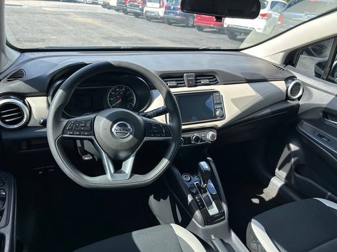 Used 2020 Nissan Versa SV FWD image 9