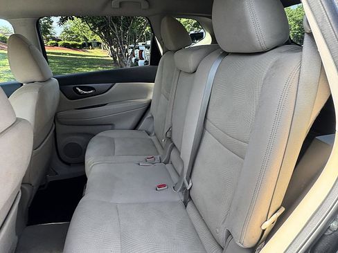 Used 2014 Nissan Rogue SV FWD image 11