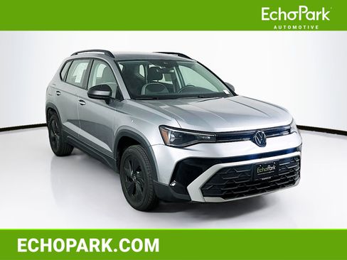 Used 2025 Volkswagen Taos S FWD image 1
