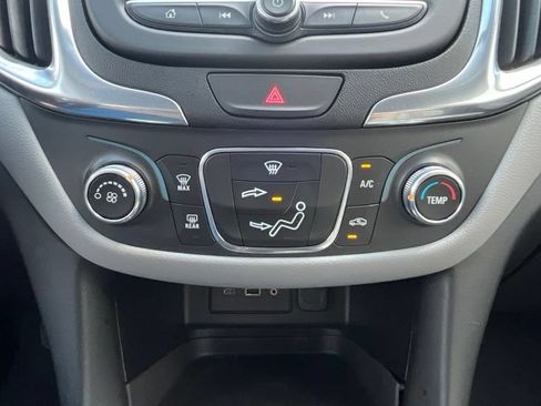 Used 2021 Chevrolet Equinox LT w/ LPO, Cargo Package AWD/4WD image 17