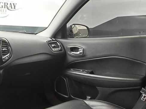 Used 2021 Jeep Compass Latitude FWD image 11