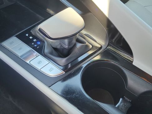 Certified 2023 Hyundai Elantra Limited FWD image 16