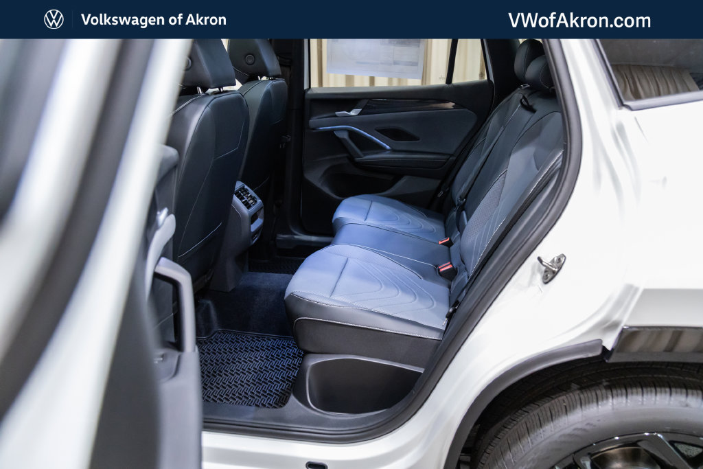 New 2026 Volkswagen Tiguan SE R-Line FWD image 13