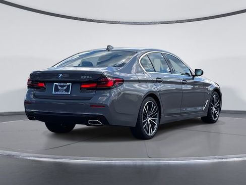 Used 2022 BMW 530e w/ Premium Package image 4