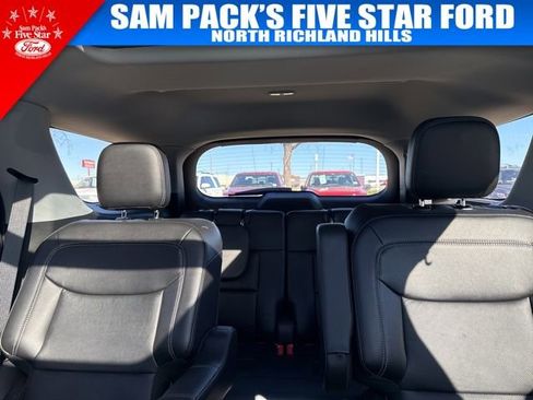 Used 2023 Ford Explorer Limited w/ Limited Technology Package image 13