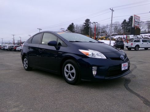 Used 2014 Toyota Prius Three image 7