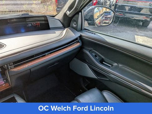 Certified 2025 Lincoln Navigator L Black Label AWD/4WD image 21