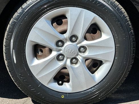 Used 2018 Kia Forte LX FWD image 28