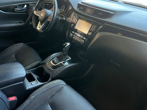 Used 2017 Nissan Rogue Sport SL FWD image 17