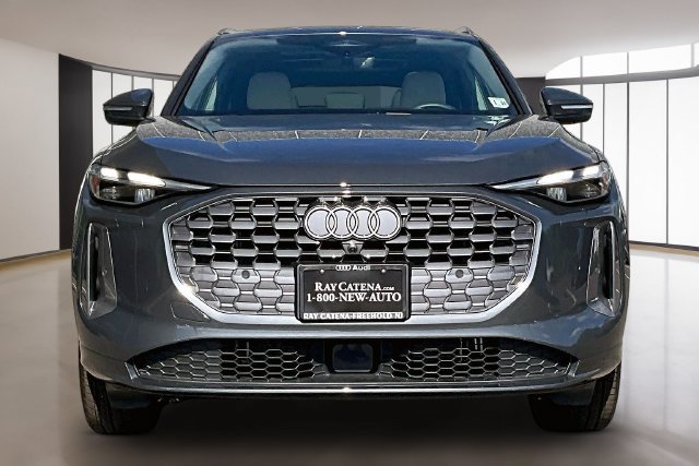 Used 2025 Audi Q5 Premium w/ Convenience Package AWD/4WD image 2