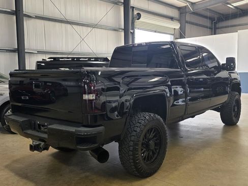 Used 2018 GMC Sierra 2500 Denali w/ Duramax Plus Package AWD/4WD image 4