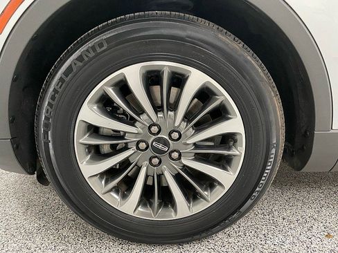 Used 2020 Lincoln Nautilus Reserve image 23