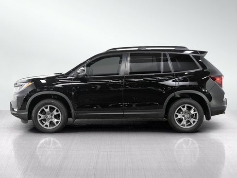 Used 2023 Honda Passport TrailSport image 2