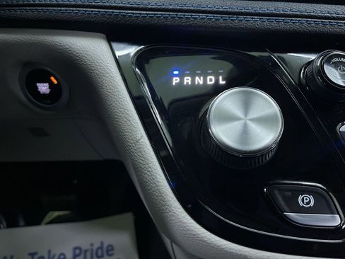 Used 2021 Chrysler Pacifica Touring w/ Cold Weather Group image 24