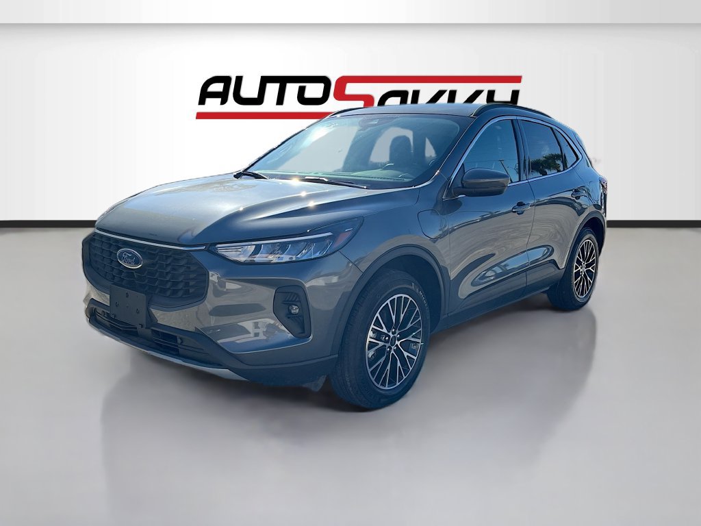 Used 2025 Ford Escape SE FWD image 3