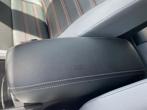Used 2023 Nissan Kicks SR w/ SR Premium Package FWD image 18
