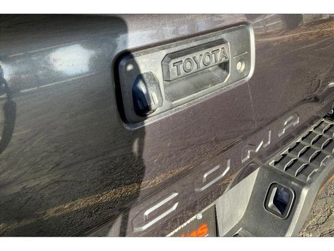 Used 2022 Toyota Tacoma SR image 32