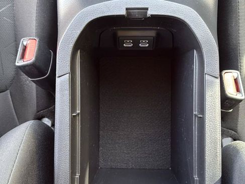 Used 2024 Toyota RAV4 XLE FWD image 13
