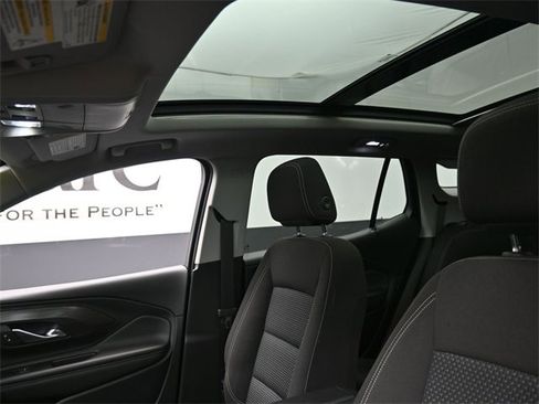 Used 2023 GMC Terrain SLE w/ Driver Convenience Package image 17