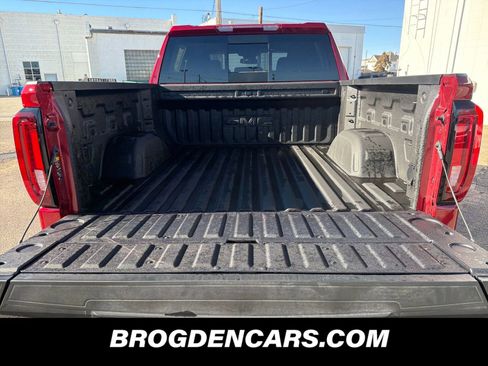 New 2026 GMC Sierra 1500 SLT w/ SLT Premium Package image 9