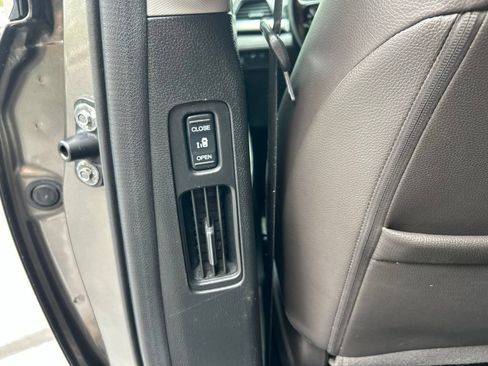 Used 2018 Honda Odyssey EX-L image 31