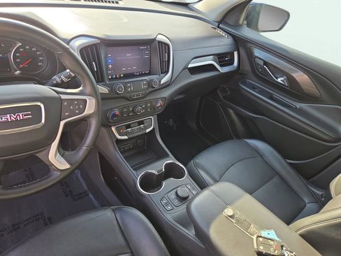 Used 2024 GMC Terrain SLT image 22