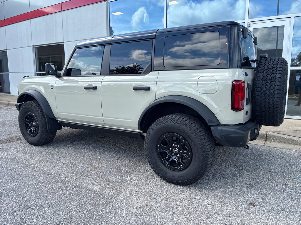 Used 2025 Ford Bronco Big Bend w/ Black Diamond Package AWD/4WD image 2