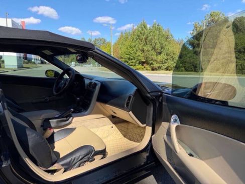 Used 2005 Chevrolet Corvette Convertible w/ Preferred Equipment Group image 13