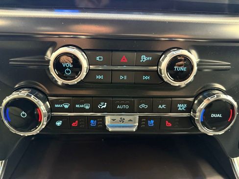 New 2025 Ford F150 Platinum w/ FX4 Off-Road Package image 38