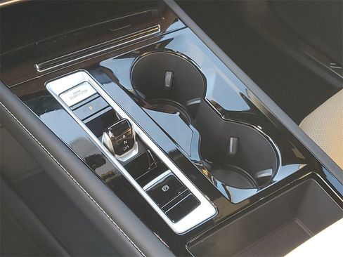 New 2026 Volkswagen Atlas Cross Sport SE image 27