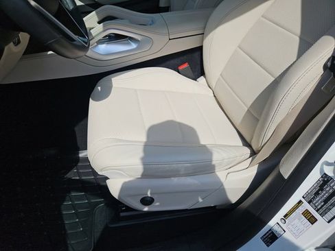 Used 2026 Mercedes-Benz GLS 450 4MATIC image 26
