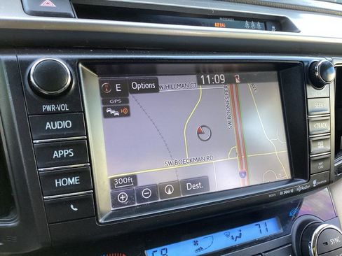 Used 2017 Toyota RAV4 XLE AWD/4WD image 3