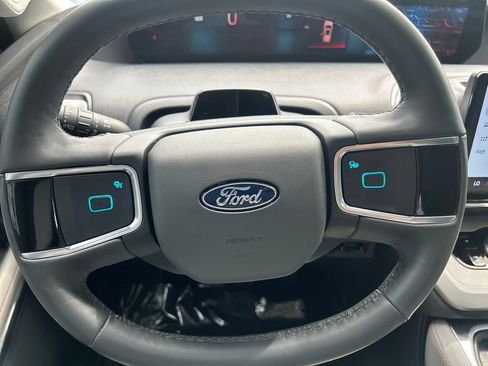 Used 2025 Ford Expedition Max Active AWD/4WD image 17