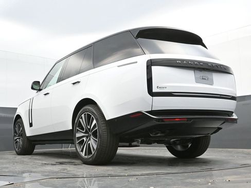 New 2025 Land Rover Range Rover SE image 38