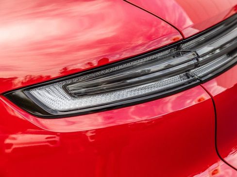 Certified 2025 Porsche Cayenne E-Hybrid AWD/4WD image 30