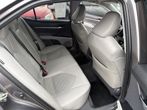 Used 2020 Toyota Camry SE image 17