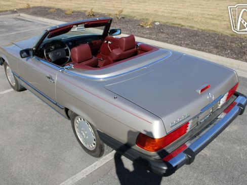 Used 1989 Mercedes-Benz 560 SL image 19