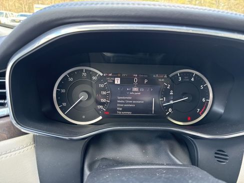 Used 2022 Jaguar F-PACE S image 6